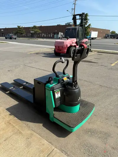 Stock #: S1078 Year: 2021 Hours: 446 Fuel: Electric Lifting Capacity: 8,000 lbs. Voltage: 24 Volt Ti...