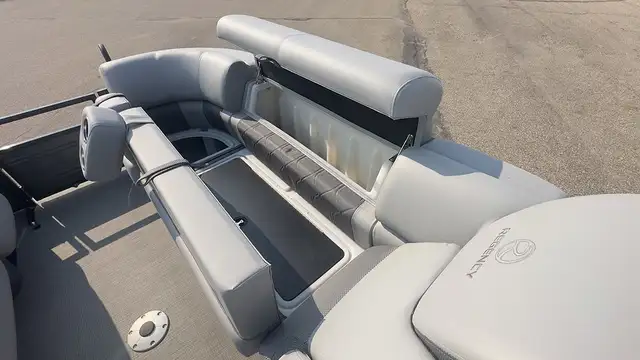 2024 Regency 230 LE3 Sport With 250L Tritoon Pontoon Boat in Powerboats & Motorboats in Vernon - Image 16