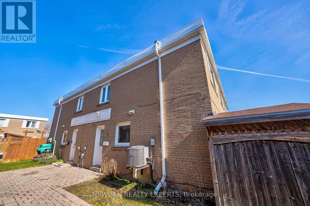 #52 -166 TOWN HOUSE CRES N Brampton, Ontario in Condos for Sale in Mississauga / Peel Region - Image 4