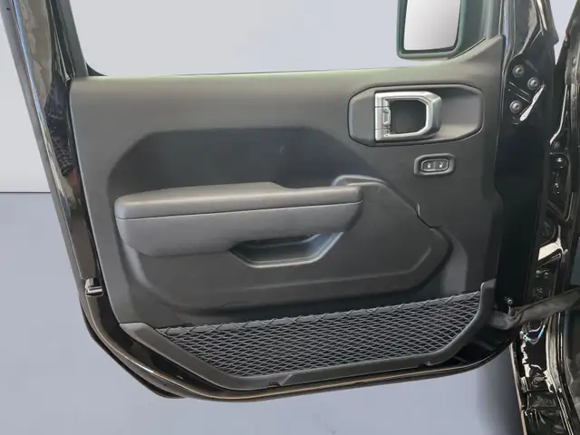 2025 Jeep Wrangler Sport 2 Door 4x4 in Cars & Trucks in Ottawa - Image 14