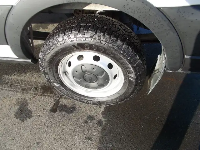 2020 Ford Transit Cargo Van T250 Low Roof in Cars & Trucks in Bedford - Image 8