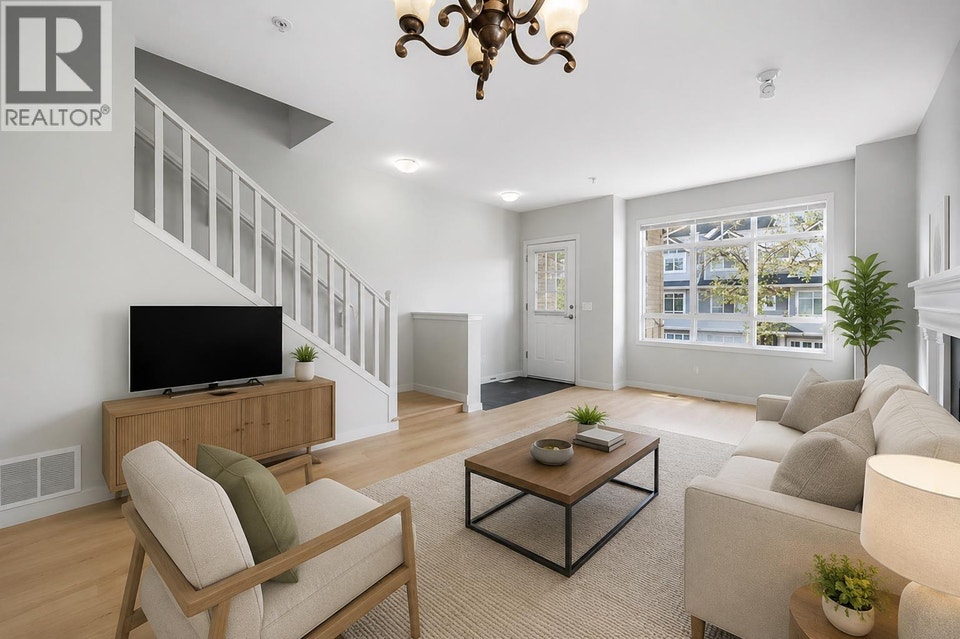 3265 CLERMONT MEWS Vancouver, British Columbia 2