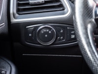Carget Supercentre is proud to present this beautiful 2021 Ford Edge ST-Line! EXTERIOR: ICONIC SILVE... (image 9)