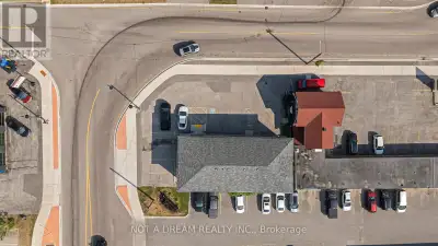 Prime mixed-use investment opportunity in Orillia's vibrant waterfront district! Discover the perfec...