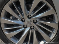 Advertised price is the cash purchase price only and may not be compatible with lease or finance off... (image 6)