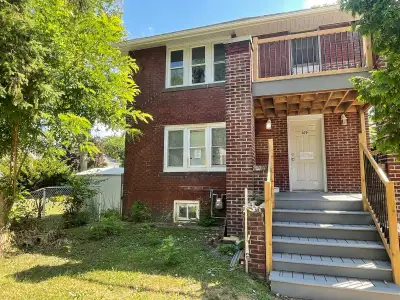 Call/text Al from PPM for more info and/or to atrange viewing, 519-259-9322. Attention University St...