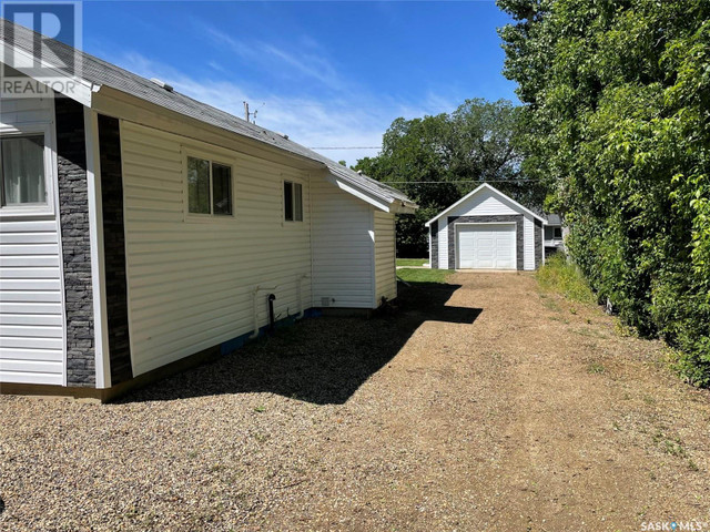 118 2nd STREET E Lafleche, Saskatchewan in Houses for Sale in Moose Jaw - Image 4