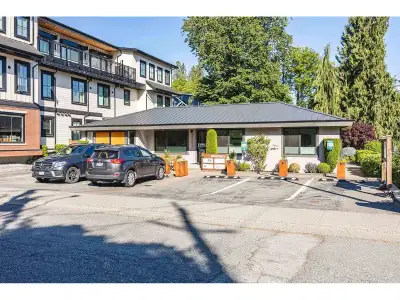 Fort Langley. Prime office space in the heart of this attractive "village". Ideal Lawyer'office, doc...