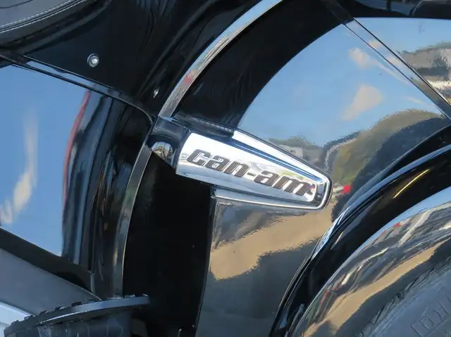 2011 Can-Am Spyder Roadster RT-Limited in Sport Touring in Cambridge - Image 14