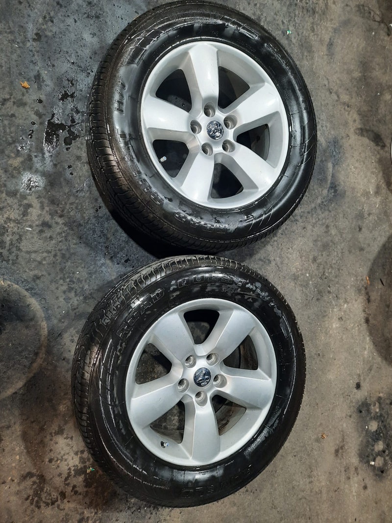 275 60 20 RAM 1500 WHEELS TIRES LIKE NEW Tires & Rims Kitchener