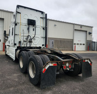 Ryder Stock ID: 278151 Transmission Type/Speed: AUTO 12 Engine: DIESEL DD15'17 GHG 455/1625 Horse Po... (image 7)