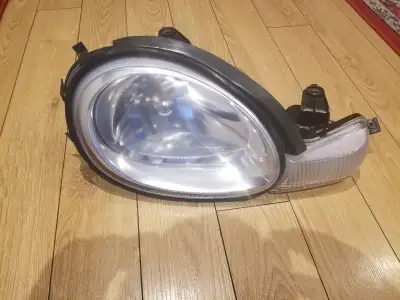 * Dodge/Chrysler NEON Passenger Headlight with 2 Bulbs * Fits 2000-2002 * OEM VALEO Headlight + 2 wo...