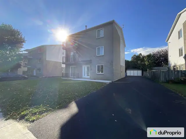 $980,000 - Triplex for sale in Chambly in Houses for Sale in Longueuil / South Shore - Image 5