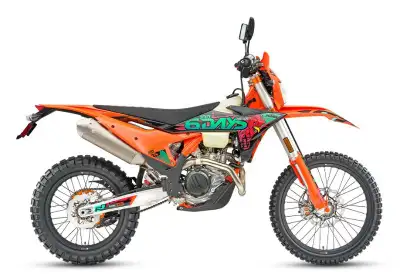 KTM : la référence autrichienne en motos haute performance. Chez Groupe Contant retrouvez toute la g...