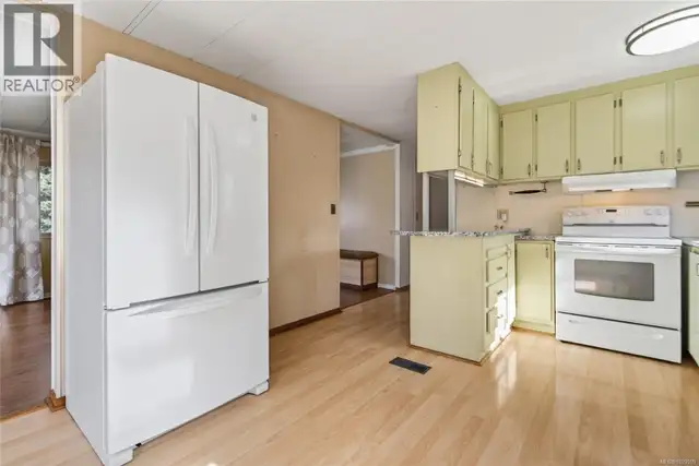 2619 Ulverston Ave Cumberland, British Columbia in Houses for Sale in Comox / Courtenay / Cumberland - Image 15