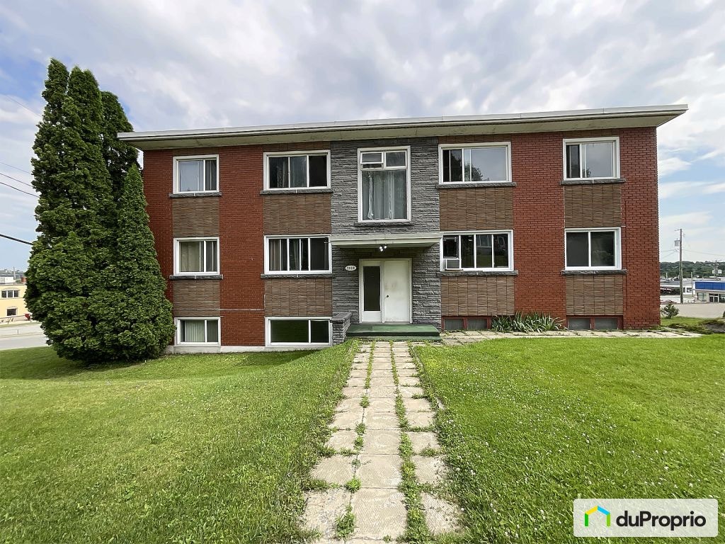 $925,000 - Quintuplex for sale in Sherbrooke (Jacques-Cartier) — photo 1