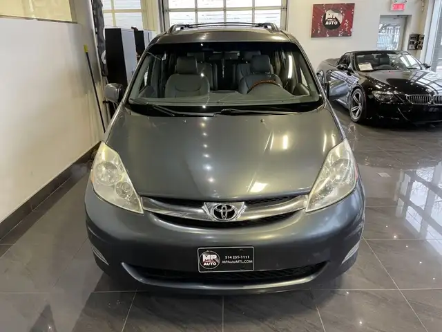 2007 Toyota Sienna XLE LTD AWD in Cars & Trucks in City of Montréal - Image 3