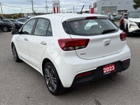 New Price! 2023 Kia Rio EX Premium Clear White 1.6L MPI DOHC FWD CVT 4D Hatchback NO ACCIDENTS, Blac... (image 5)