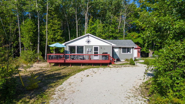 Turn-key Oliphant Home/Cottage! Ashley Jackson, Broker RE/MAX in Houses for Sale in Owen Sound