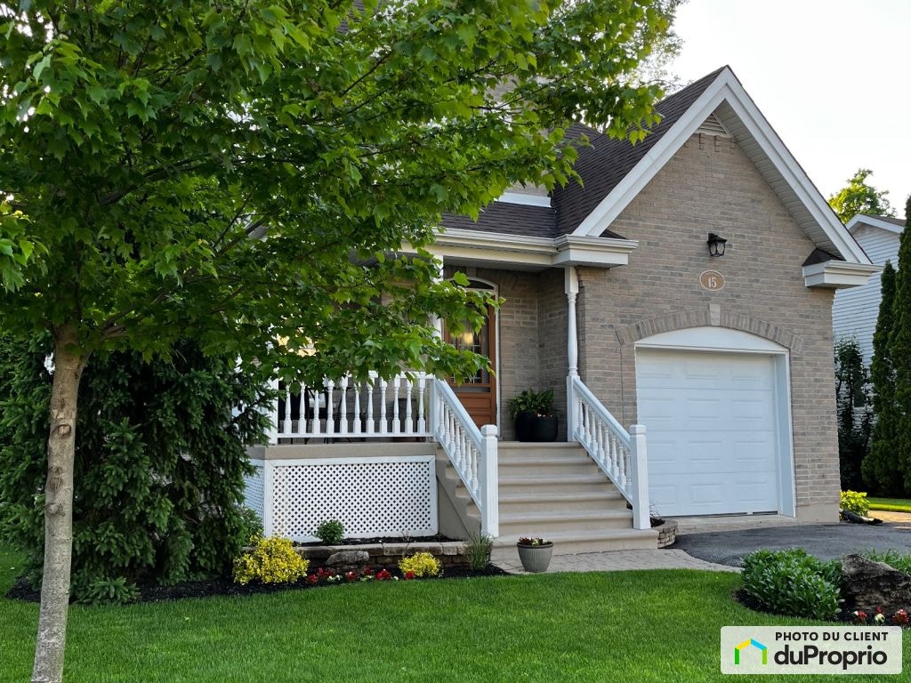 $885,000 - 2 Storey for sale in St-Basile-Le-Grand — photo 2