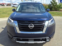 NEW TO CANADA? WE HAVE AN APPROVAL WAITING FOR YOU! The 2022 Nissan Pathfinder SL is a refined and c... (image 1)