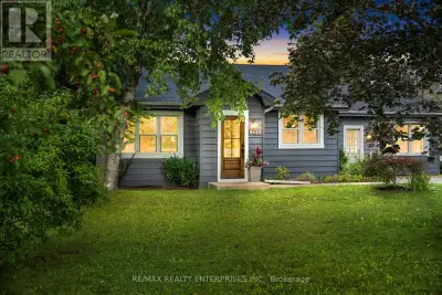 Looking for a serene atmosphere just 15 minutes North of Downtown Burlington? Welcome to this beauti...