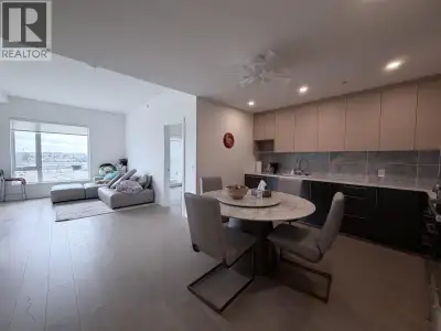Ideally situated in Vancouver´s sought-after Westside, offering convenient access to Downtown Vancou...