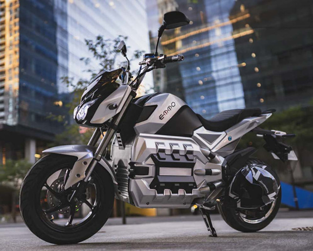 EMMO Scooters that look like a Street Bike!! Derand E Bike in eBike in Ottawa - Image 4