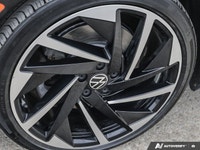 * Drivetrain: 8-speed automatic transmission with Tiptronic paired with standard 4MOTION All-Wheel D... (image 8)