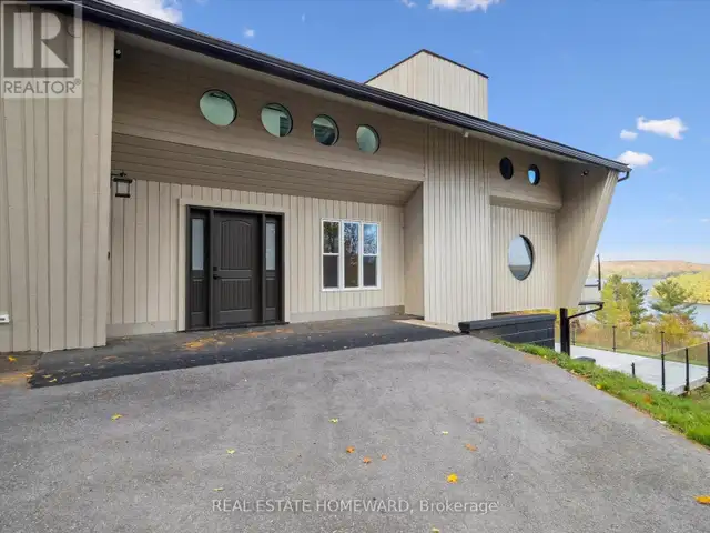1085 AUSTIN LANE Lake of Bays (Mclean), Ontario in Houses for Sale in Muskoka - Image 4