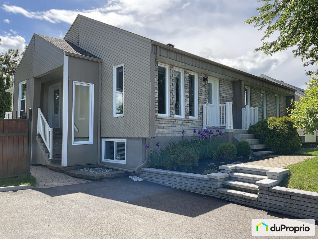$469,000 - Bungalow for sale in Chicoutimi (Chicoutimi) — photo 1