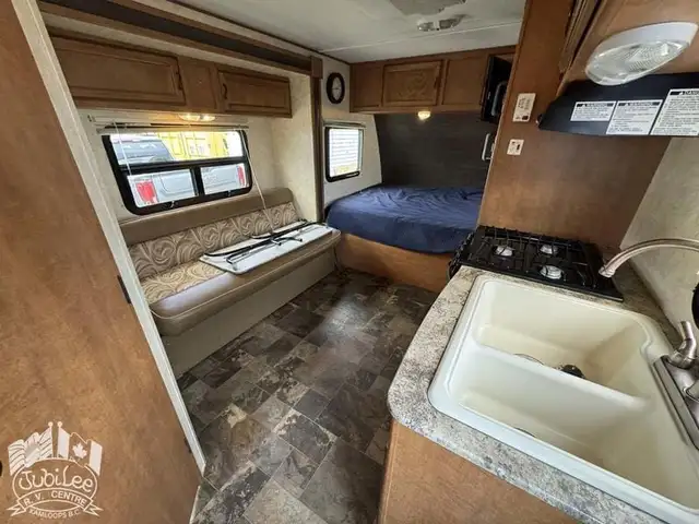 2013 ,Apex,Coachmen RV 189FBS in Travel Trailers & Campers in Kamloops - Image 4