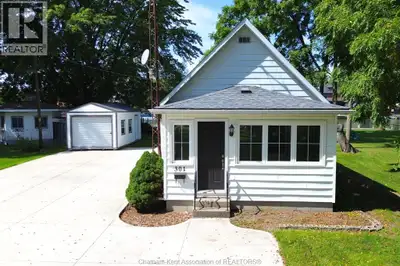 Very unique opportunity to live directly on the Sydenham River. This very private lot has ample spac...