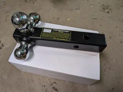 (1) Tri-Ball Hitch UNKNOWN TRI-BALL HITCH