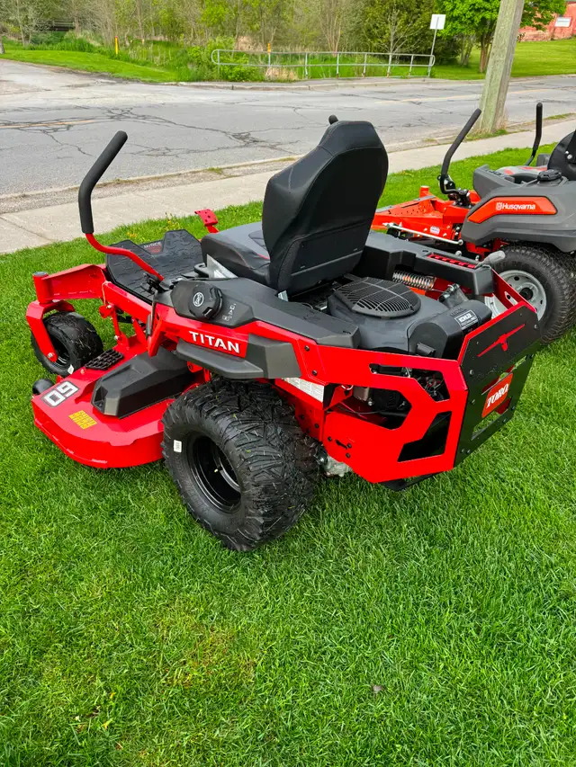 Toro 60" TITAN® MyRIDE® (76614) Zero Turn Mower in Lawnmowers & Leaf Blowers in Belleville - Image 6