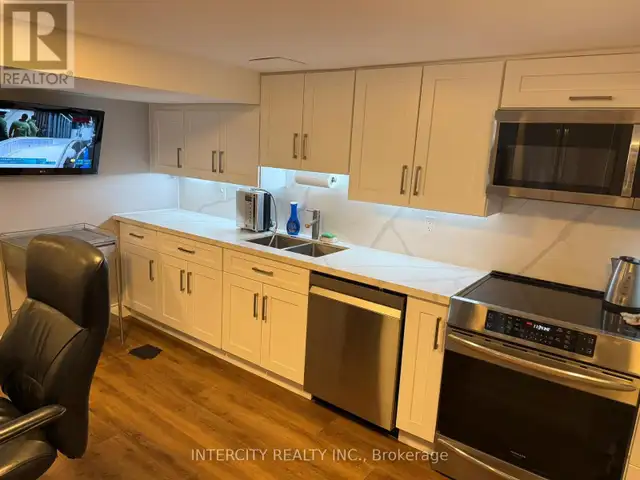 1 - 222 COMBE AVENUE Toronto (Bathurst Manor), Ontario in Long Term Rentals in City of Toronto - Image 3