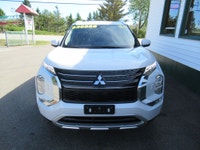 Pearl white paint, clean Carfax, two sets of keys and tons of warranty remaining! Loaded up nicely w... (image 2)