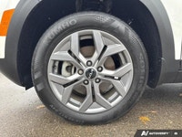 This Kia Seltos delivers a Regular Unleaded I-4 2.0 L/122 engine powering this Variable transmission... (image 8)