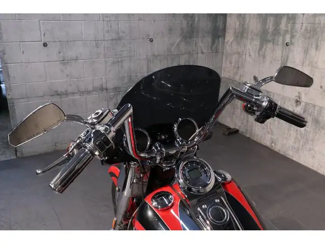 2011 Harley-Davidson SOFTAIL CVO CONVERTIBLE (FLSTSE2) in Street, Cruisers & Choppers in Ottawa - Image 7