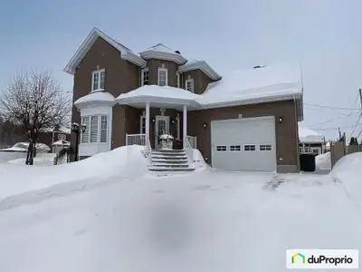 Foyer au propane, chauffage électrique avec air soufflé, thermopompe, plafond de 9 pieds, système d'...
