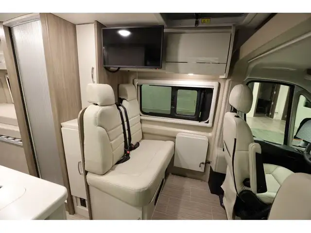 2022 Thor Motor Coach Tellaro Sequence / tellaro 20A Classe B av in Travel Trailers & Campers in Laval / North Shore - Image 6