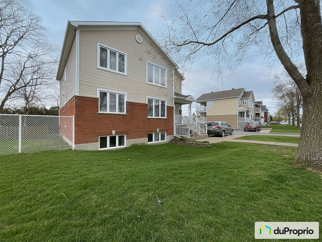 $869,900 - Triplex for sale in Chateauguay — photo 3