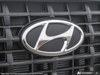 This Hyundai Venue has a trusty Regular Unleaded I-4 1.6 L/98 engine powering this Variable transmis... (image 8)