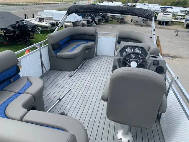 2024 Armada Magic Sky 188 Sport Tritoon in Powerboats & Motorboats in Sault Ste. Marie - Image 19