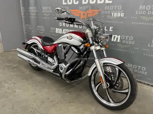 2010 Victory Motorcycles Vegas in Street, Cruisers & Choppers in Drummondville - Image 3