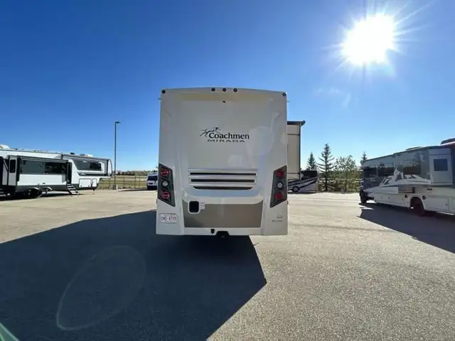 2022 Coachmen RV Mirada 35ESF in RVs & Motorhomes in Red Deer - Image 9