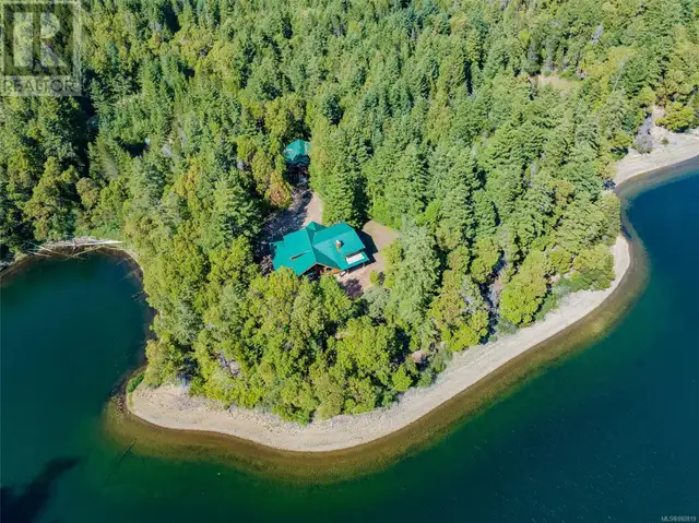 1100 Keith Rd Qualicum Beach, British Columbia in Houses for Sale in Parksville / Qualicum Beach - Image 9