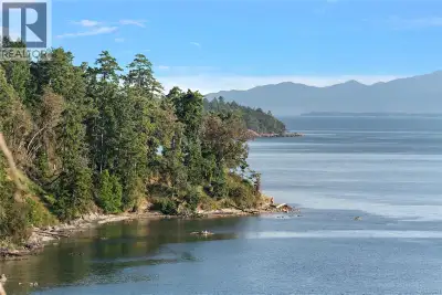 A rare combination of PRIVACY, SOUTHWEST WATERFRONT and TURNKEY CABIN on beautiful Sidney Island. Se...