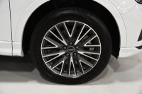 Traction intégrale Audi quattro / Modèle Komfort avec l'Ensemble Canada Edition / Roues 19 pouces /... (image 4)