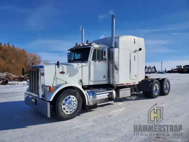 2004 PETERBILT 378 Sleeper Semi Truck w/ C15 Cat Engine in Heavy Trucks in Edmonton - Image 9